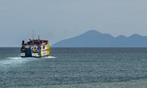 Dva snažna potresa pogodila Indoneziju, nema upozorenja za cunami