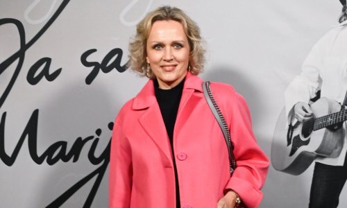 Brojna poznata lica na predstavljanju albuma; Vanna zablistala u hit čizmama i baloneru