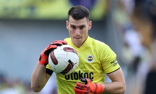 U okršaju hrvatskih golmana Simon Sluga je bio bolji od Dominika Livakovića