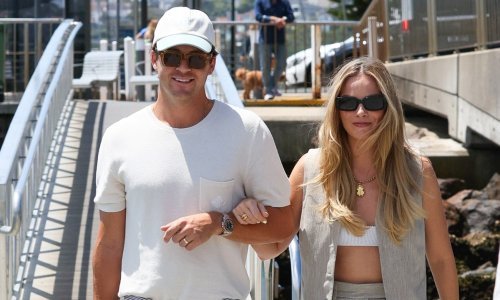 Najljepša holivudska plavuša ima odličan stajling, a hit komad nosi malo drugačije