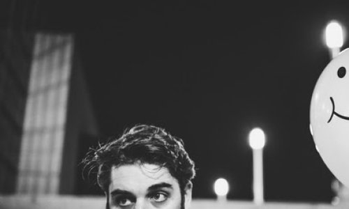 Nova pjesma: Detective Jones je u 'Tvojoj sobi'