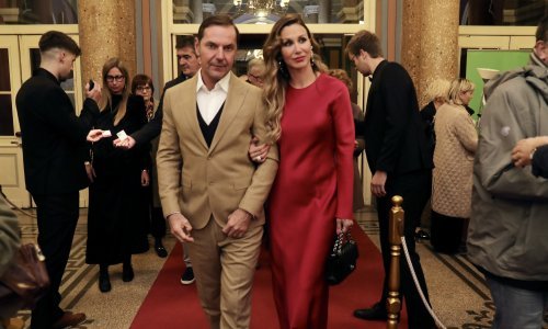 Oličenje elegancije: Ana Gruica Uglešić plijenila pozornost u glamuroznoj haljini