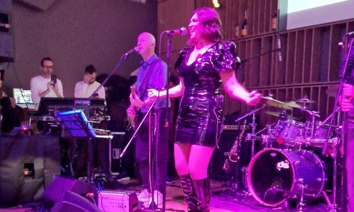 Zavodljivo izdanje: Nina Badrić pokazala kako nositi čizme i mini haljinu