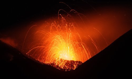 Eruptivni stup Etne dosegao 4,5 kilometara; na Islandu evakuiran cijeli grad!