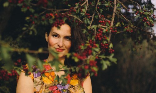 Kantautorica Nina Romić u Začaranoj Močvari promovira novi album 'Jezero'