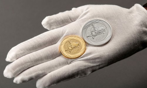 Britanska kovnica novca predstavila kovanicu s likom Jamesa Bonda