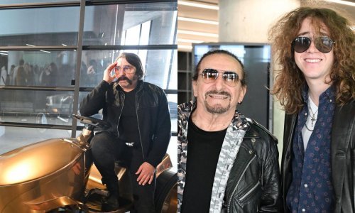 Otvorenje izložbe 'Mama ŠČ' bila je prilika za zajednički izlazak Željka Bebeka i njegovog sve poznatijeg sina