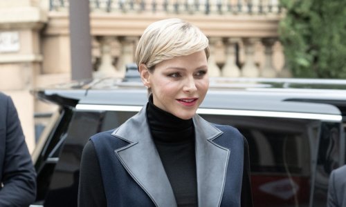 Još jedno stajliš izdanje princeze Charlene koje pokazuje da itekako prati trendove