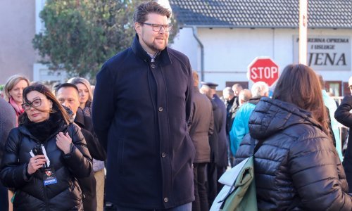 Grbin se u Vukovaru osvrnuo na HOS i 'ljude s čudnim brčićima'