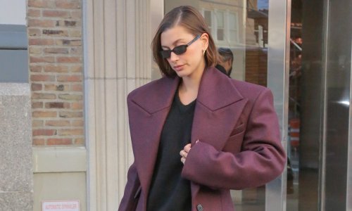 Cipele koje su trenutačno najveća modna opsesija sjajno nosi i Hailey Bieber