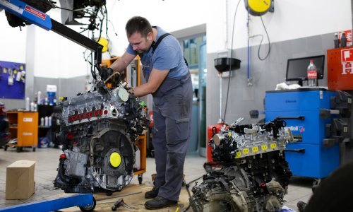 Ovlašteni servisi žele ograničiti prodaju motornog ulja građanima