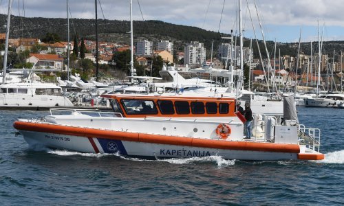 Novom brodicom za medicinski prijevoz s Brača u Split prevezeni pacijenti