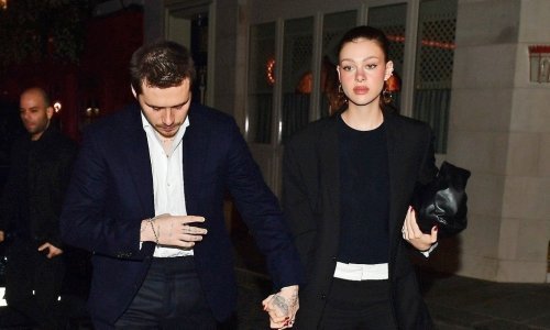 Nicola Peltz u kreaciji s potpisom svekrve Victorije: 'Baš sam opsjednuta ovim hlačama'