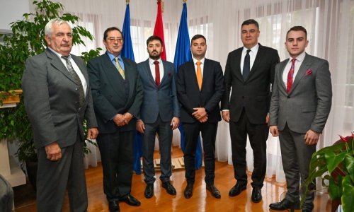 Milanović se sastao s predstavnicima hrvatske zajednice u Sjevernoj Makedoniji