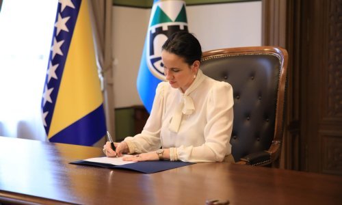 Gradonačelnica Sarajeva prijavila izraelskog poduzetnika, slao joj uznemirujuće snimke