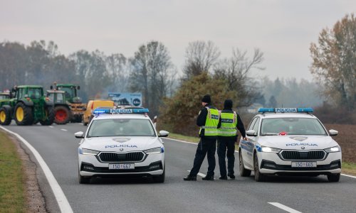 Nezadovoljni poljoprivrednici neuspješno se pokušali probiti do graničnog prijelaza