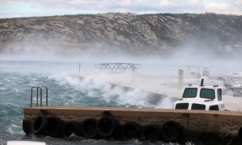 Crveni alarm u subotu: Kiša, snijeg, olujni udari vjetra i - jače zahlađenje