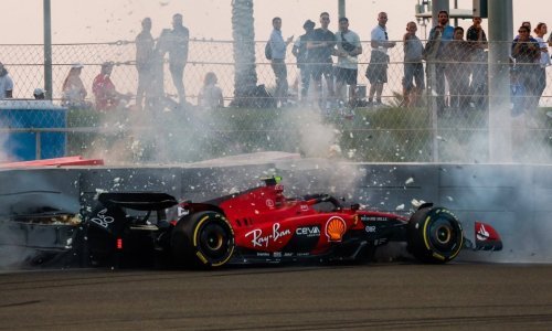 Pogledajte nesreću u kojoj je Carlos Sainz u Ferrariju završio u zaštitnoj ogradi