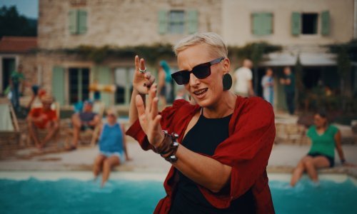 Jedna od ponajboljih domaćih vokalistica predstavlja elektro pop 'životnu priču'