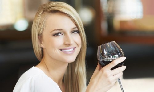 Od crnog vina vas uvijek boli glava? Evo zašto se to događa