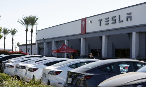 Tesla tuži Švedsku zbog zastoja u distribuciji registarskih tablica za nova vozila