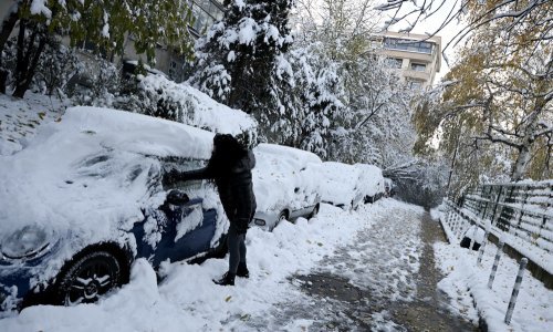 Bugarsku zatrpao snijeg, stotine tisuća ljudi bez struje