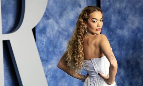 Nije mogla sakriti emocije: Rita Ora stigla na Kosovo i to s posebnim razlogom