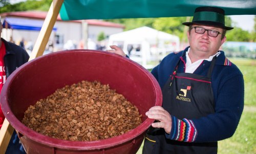 Kod Županje osvanule pogrdne poruke protiv šefa Odbora za svinjogojstvo HGK