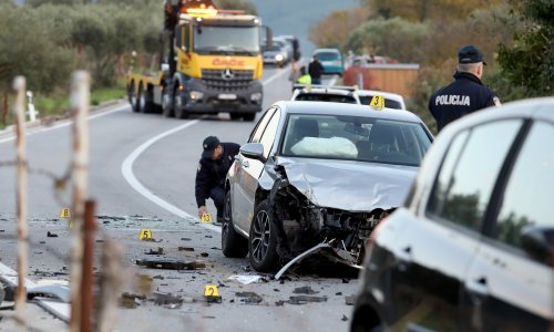 U lančanom sudaru kod Šibenika čak šest automobila, ima ozlijeđenih