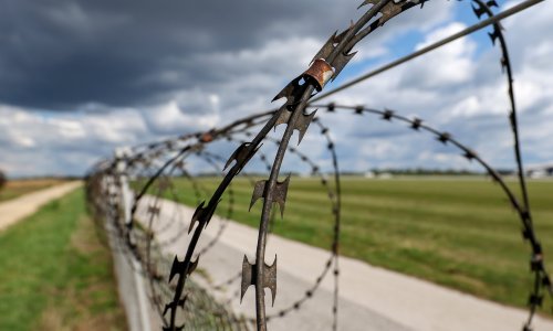 Mađarska, uz dva reda žice, ima više ilegalnih migranata od Hrvatske