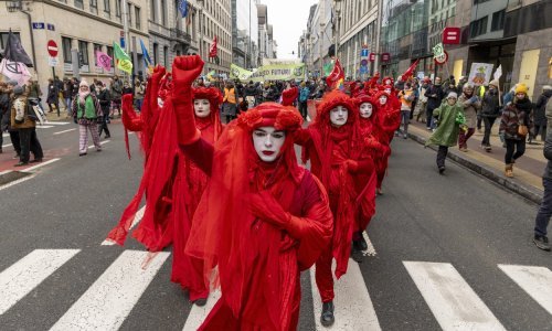 Deseci tisuća ljudi na klimatskom maršu u Bruxellesu, evo što su poručili svjetskim vođama