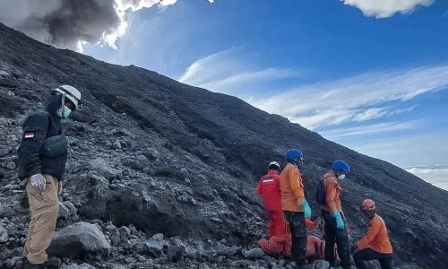 Broj žrtava erupcije indonezijskog vulkana Marapi skočio na 22