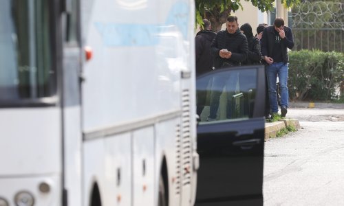 Iz grčkih zatvora na slobodu pušteno još 12 navijača