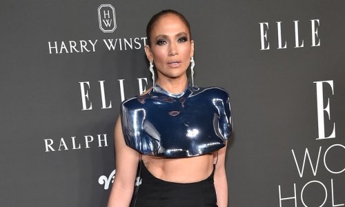 Jennifer Lopez stvorila pomutnju: Metalnim topom otkrila isklesane trbušnjake