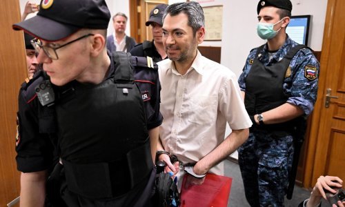 Rusija: Voditelj skupine za praćenje izbora zadržan u zatvoru