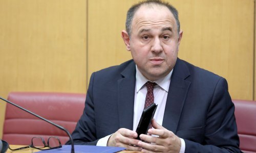 'Zakon o plaćama u javnoj i državnoj službi na opće dobro svih, nema razloga za brigu'