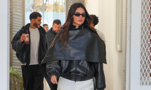 Tako jednostavno, a tako efektno: Zgodna brineta privlačila poglede u chic outfitu