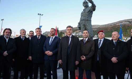 Plenković na otkrivanju spomenika Tuđmanu: Bio je jedini pravi suverenist