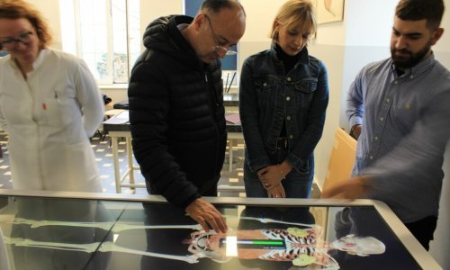 Riječki studenti medicine prvi u Hrvatskoj uče na virtualnom disekcijskom stolu