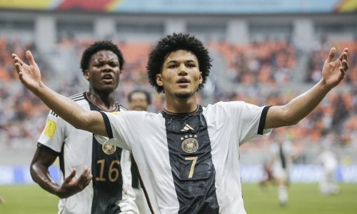 Njemačkoj donio svjetsko zlato, a sada se Borussia uzda u ovog 17-godišnjaka