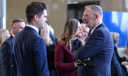Božinović: RH postaje cilj za mnoge strance, u 2023. smo izdali 160.000 radnih dozvola