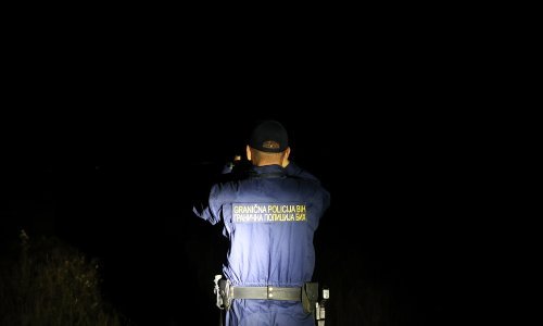 Uhićeni migranti iz Afganistana navodno planirali krijumčariti oružje u Hrvatsku