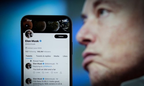 Musk kaže da ukida svoj telefonski broj, koristit će samo – X