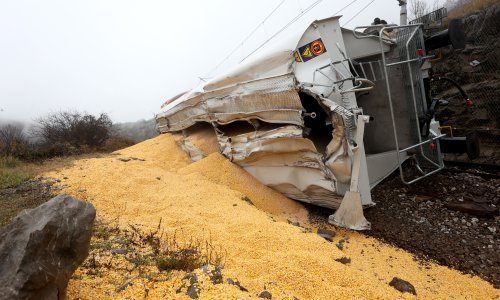 Iz HŽ-a otkrili što će s kukuruzom koji se rasuo nakon nesreće