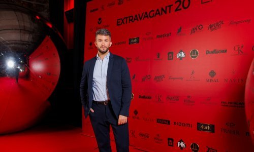 Popularni magazin, Extravagant, u stilu je proslavio svojih 20 godina postojanja