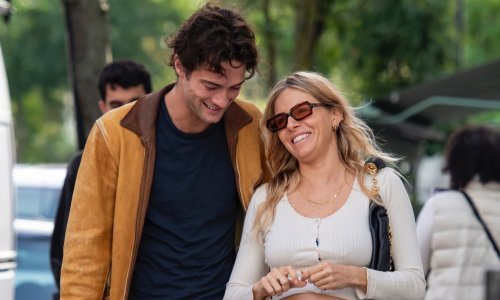 Prelijepa trudnica: Sienna Miller pokazala trbuščić i otkrila bebin spol