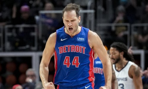 Bojan Bogdanović odigrao najbolju utakmicu sezone, Giannis uništio Pacerse sa 64 koša