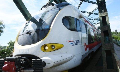 Umirovljenik ste ili stariji od 65 godina? Evo kako možete besplatno putovati vlakom