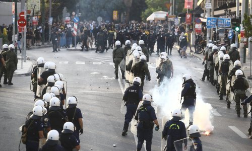 AEK-ovi huligani tukli se i razbijali po Amsterdamu