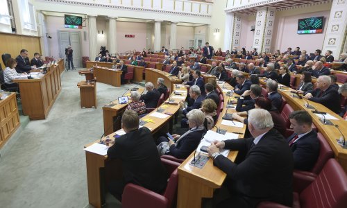 Svađe na početku glasovanja u Sabora uz uvrede na osobnoj razini